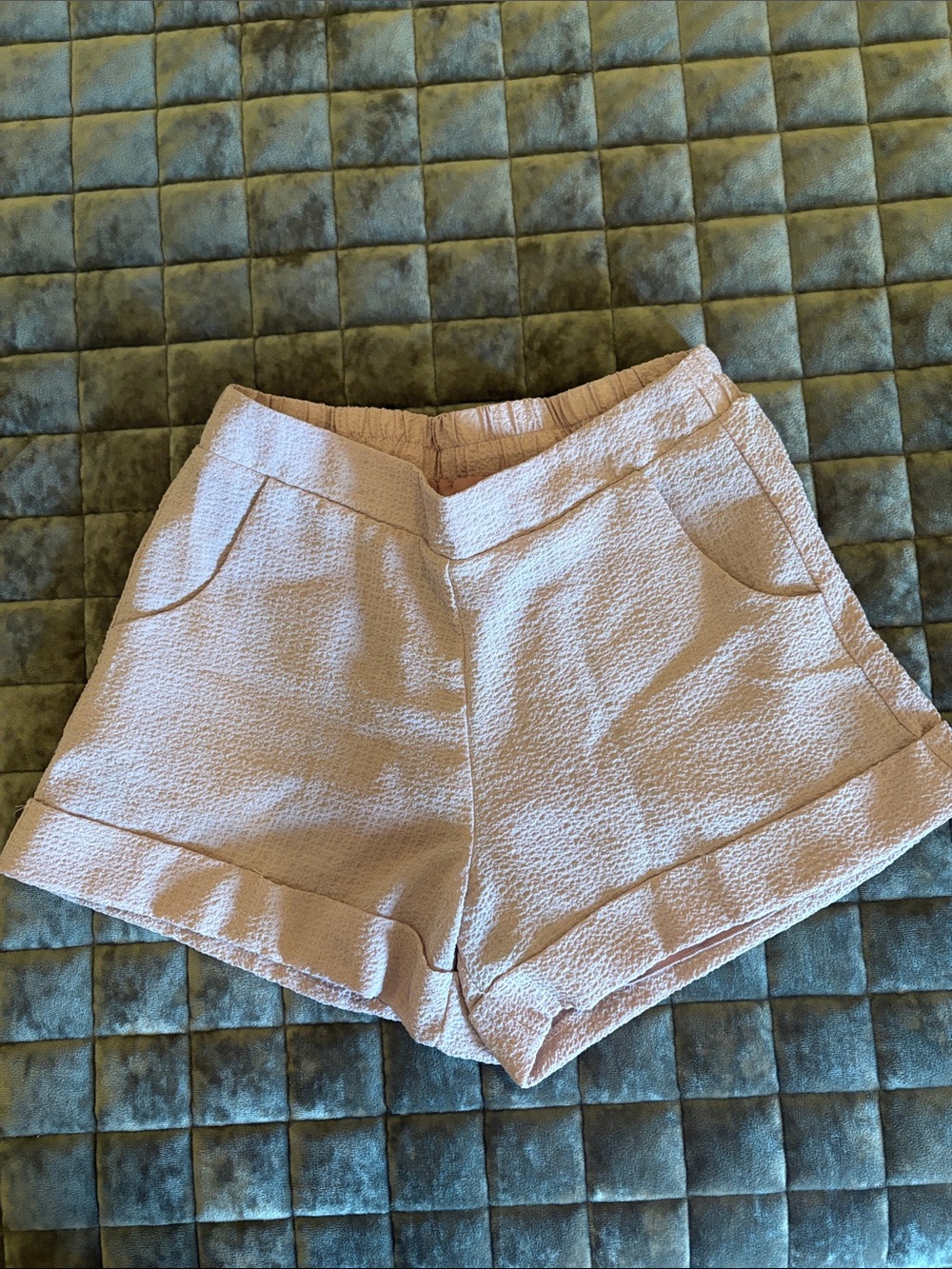 High-Waist Textured Light Pink Women's Shorts with Pockets